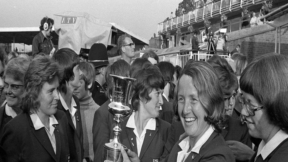 पहला महिला वनडे विश्व कप कब खेला गया था?